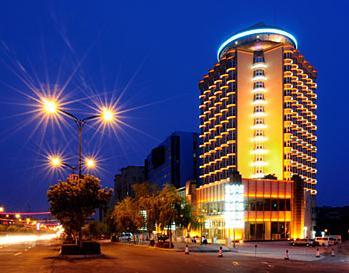 廣西煌都大酒店,二用一備無負(fù)壓供水設(shè)備 廣西煌都大酒店,二用一備無負(fù)壓供水設(shè)備